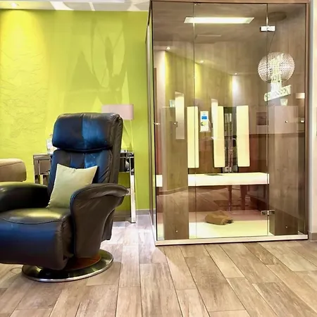 Daire Luxus-ferienwohnung Mit Infrarot-sauna, Massagesessel, Terrasse & Strandnaehe In *