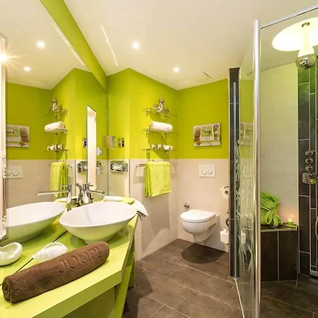 Luxus-ferienwohnung Mit Infrarot-sauna, Massagesessel, Terrasse & Strandnaehe In Daire