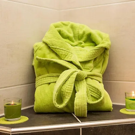 Luxus-ferienwohnung Mit Infrarot-sauna, Massagesessel, Terrasse & Strandnaehe In Zingst