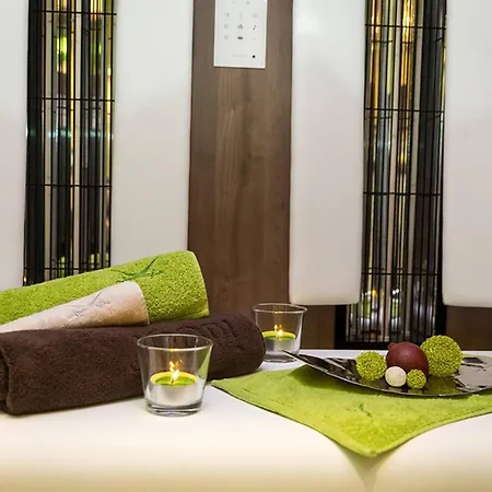 Luxus-ferienwohnung Mit Infrarot-sauna, Massagesessel, Terrasse & Strandnaehe In *