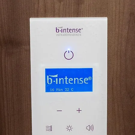 Daire Luxus-ferienwohnung Mit Infrarot-sauna, Massagesessel, Terrasse & Strandnaehe In *