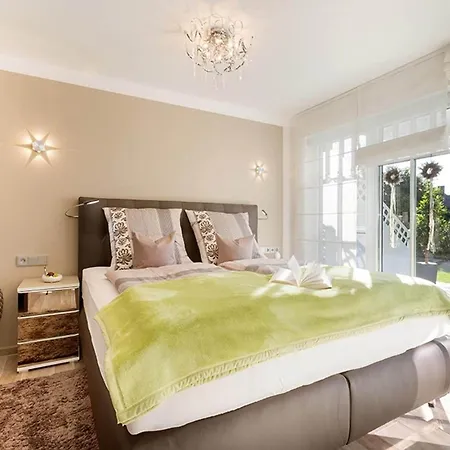 Luxus-ferienwohnung Mit Infrarot-sauna, Massagesessel, Terrasse & Strandnaehe In Daire Zingst