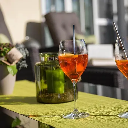 Luxus-ferienwohnung Mit Infrarot-sauna, Massagesessel, Terrasse & Strandnaehe In Daire Zingst